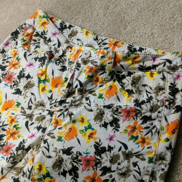 Floral Pants - Picture 7 of 11